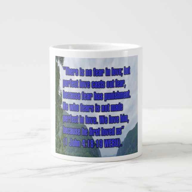 1 Johannes 4:18-19 WEBU Mug Jumbo Mugg (Framsidan)