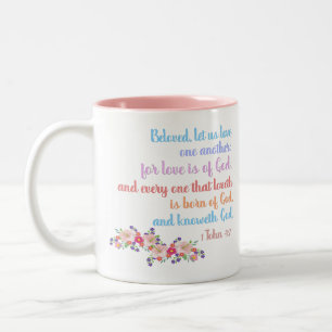 1 John 4:7 Bible Verse Rainbow Text Två-Tonad Mugg