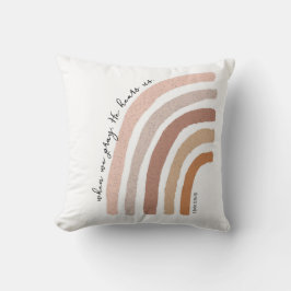 1 John 5:15 - Boho Rainbow Kudde