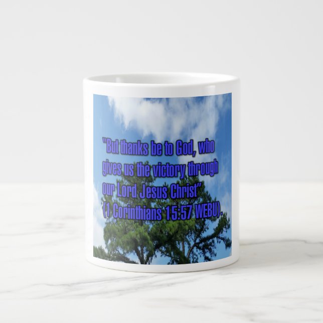1 Korinthierbrevet 15:57 WEBU Mug Jumbo Mugg (Framsidan)