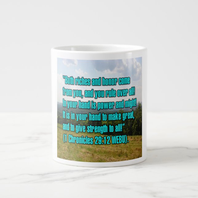 1 Krönikeboken 29:12 WEBU Mug Jumbo Mugg (Framsidan)