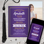 1 Photo Studenten Elegant Lila & Guld Gult Spara Datumet<br><div class="desc">de glatta nyheterna om din kommande studentfest och ett favoritprogram bild med dessa elegant lila, vita och gult guld spara datuminbjudningarna. Foto och all text är enkla att anpassa. Utformningen har handskriven kalligrafi i stil-skript, modern typografi i student namn, klassår och skola och ett foto som du själv väljer, t.ex....</div>