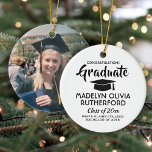 1 Photo Studenten Gratulerar Simple Black and Whit Julgransprydnad Keramik<br><div class="desc">Minneshögtidlighålla student landvinning med en anpassningsbar fotografi svart och vit runt studenten julprydnad. Bild och all text är enkla att anpassa. Ta med alla favoritcitat, motiveringsordspråk, namn och examen i skolan, grattisar, tack vare mamma och pappa, eller något annat budskap som du väljer. OM DU VILL ÄNDRA BAKGRUND ELLER TEXT-FÄRG...</div>