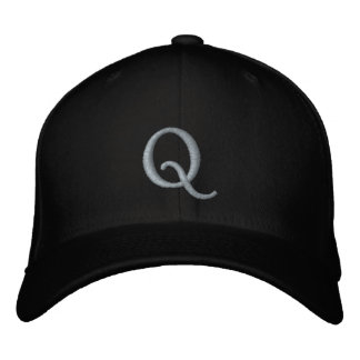 # 1 "Q" av: Opal01 Broderad Keps