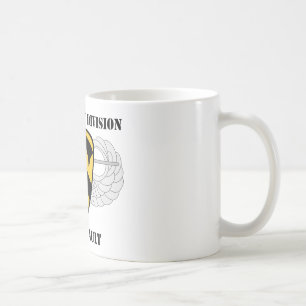 1st Anfall för kavalleriuppdelningsluft - med tex Kaffemugg