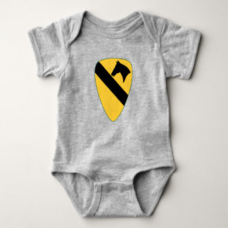 1st Cav baby som är i ett stycke T Shirt