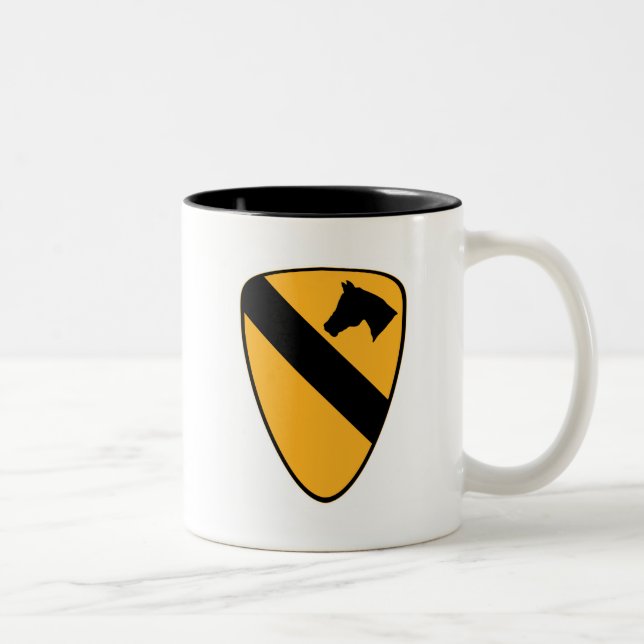 1st Cav lappar Två-Tonad Mugg (Höger)