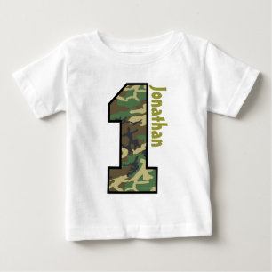 1st Födelsedagpojke Camo ett årsanpassningsbarnamn T-shirt