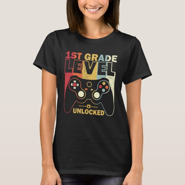 1st Grade Level Unlocked Back To School Video Game T Shirt (Framsida)