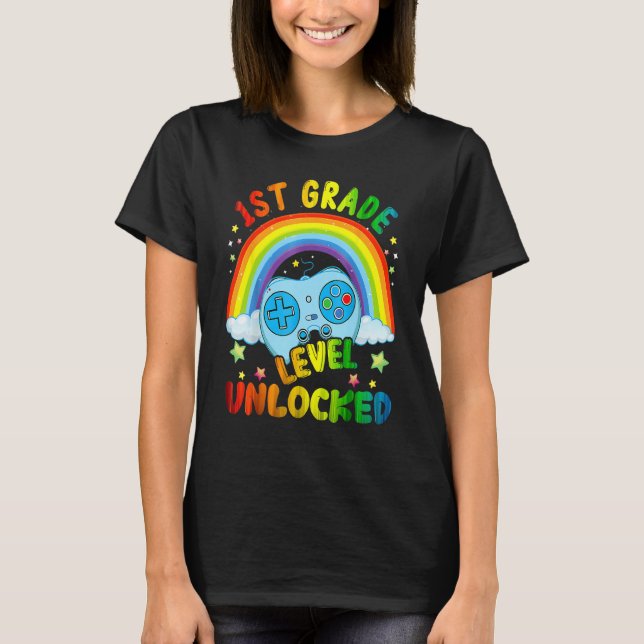 1st Grade Level Unlocked Rainbow Back To School Bo T Shirt (Framsida)