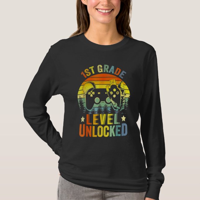 1st Grade Level Unlocked Video Game Back To School T Shirt (Framsida)