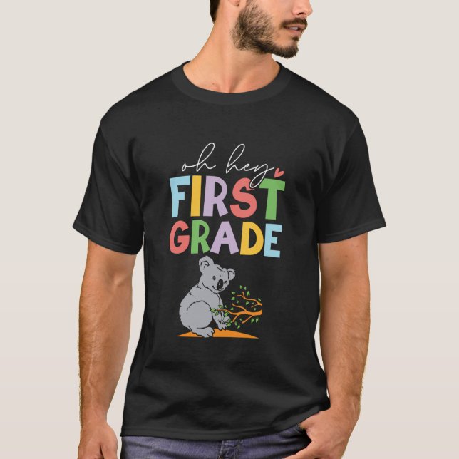 1st Grade Outfit Boys Koala - First Day of First G T Shirt (Framsida)