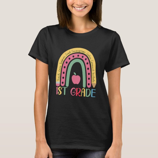 1st Grade Rainbow Team First Grade Teacher Boho Ra T Shirt (Framsida)