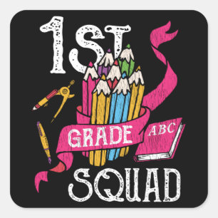 1st Grade Squad Tillbaka till skolan present för b Fyrkantigt Klistermärke