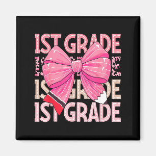 1st Grade Tjej Dot Coquette Pennbåge Rosa Leopar Magnet