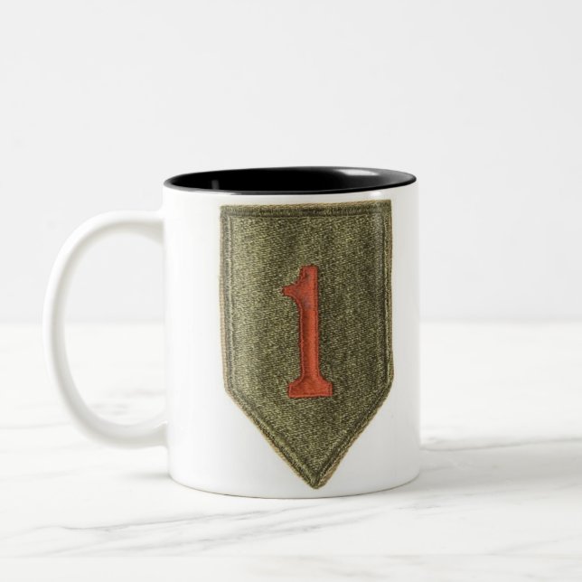 1st Infanteriuppdelningsmugg Två-Tonad Mugg (Vänster)
