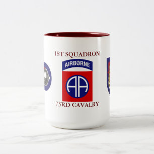 1ST KAVALLERI för SKVADRONEN 73RD RÅNAR Två-Tonad Mugg