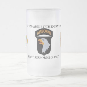 1ST RÅNAR det 327TH INFANTERIT för BN (ABN) Frostat Ölglas