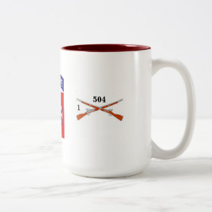 1st Rånar det 504. fallskärminfanterit för Bn Två-Tonad Mugg