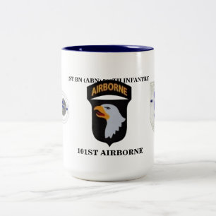1ST RÅNAR det 506TH INFANTERIT för BN Två-Tonad Mugg