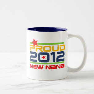 2012 stolt Nana T-tröja och gåvor Två-Tonad Mugg