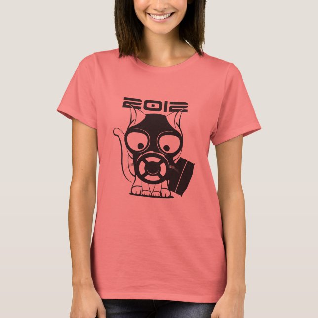 2012: Vit i gasmask Tee (Framsida)