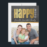2018 NEW YEAR PHOTO snyggt guld foil chalkboard Julkort<br><div class="desc">by kat masard >> www.simplysweetPAPERIE.com <<< NOTE - det glandiga guld-folieutseendet bilder är ett tryckt fotoSend och extra speciellt meddelande med stil och pizzazz i år.. Personlig med dina detaljer och foton som mina moderna helgdag säkert kommer att klara sig ut från hälsning som dina vänner och familj kommer att...</div>