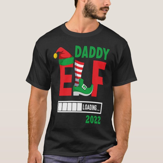 2021 Christmas Pregnancy Announcement Daddy Elf 20 T Shirt (Framsida)