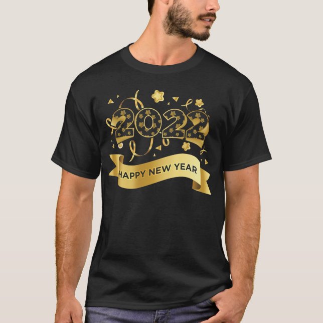 2022 lettering in gold t shirt (Framsida)