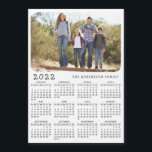 2022 Magnetic Calendar Family Photo Black White<br><div class="desc">Om du vill ha en 2024-kalender här i stil går du till https://www.zazzle.com/2024_magnetic_calendar_family_photo_white_black-256934997520774775 Denna enkla minimalistiska stil magnetisk 2022-kalender är lätt att anpassa med foto från familjen namn och anpassningsbar för att skapa en unik present till nära och kära. Den svarta och vita designen med en färgstark bild ser vacker...</div>