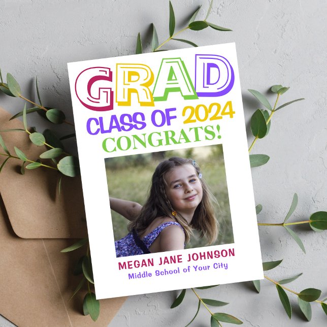 2023 examensfoto för mellanstadiet i färg meddelande (Skapare uppladdad)