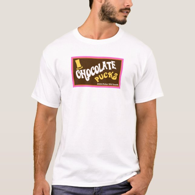 2024 10U South Chocolate Pucks - Vuxen - Pub T Shirt (Framsida)