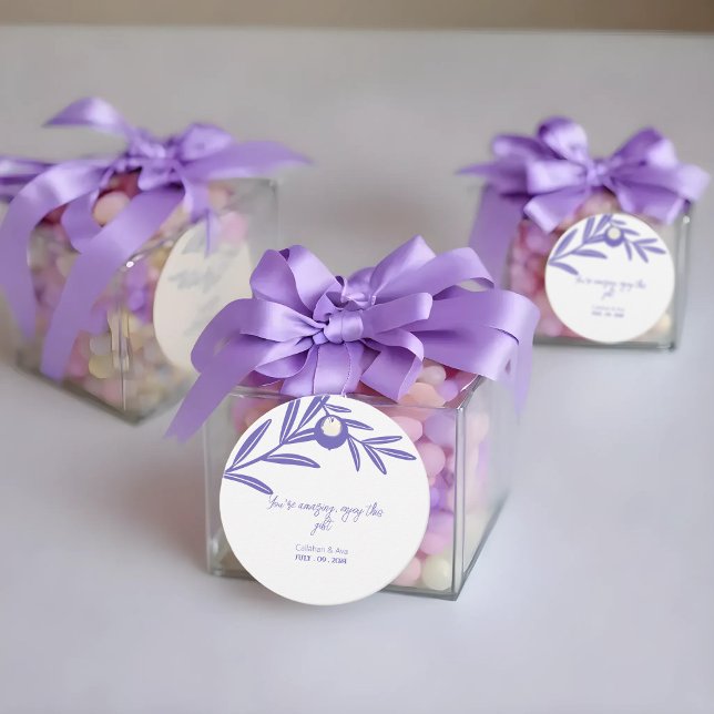 2024 års moderna segrare Lila Blad Gåvor Etiketter (a gift tag with white background has a purple leafs hanging on a purple gift box on soft background)