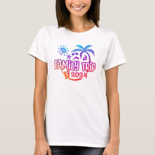 2024 Familj resa med strand, solglasögon och segel T Shirt