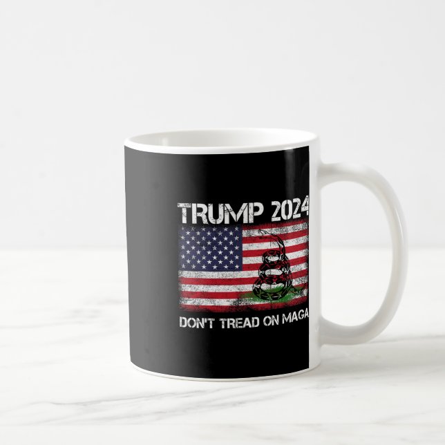 2024 Gå inte på Maga American US Flagga Snake Kaffemugg (Höger)