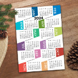 2024 Kalender med funky - färgstarka månader Vykort<br><div class="desc">Nyår - Nybörjare - En färgfull kalender för roligt för det nya året. Denna moderna utformning med en galen utformning och fullt-årskalender är en positiv början till det bästa året någonsin.</div>