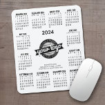 2024 Kalender med logotyp, kontaktinformationsvit Musmatta<br><div class="desc">Lägg till en logotyp med 2024-kalender och rum om du vill lägga till några linjer text. Kalendern omger ditt varumärke. —Du kan byta färg i det avancerade designområdet — En roligt för nyårsalternativet till använda som företagslägenhet. Du kan ändra färg i det avancerade designområdet.</div>