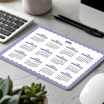 2025 års årskalender Vågigt LILA BLACK Musmatta<br><div class="desc">Lila, svart och vit - en minimal, grundläggande 12-månaders kalender för 2025 med en vit bakgrund, en snyggt lila vågigt gräns och slimmade svarta accenter. Den här designen erbjuder en modern perfekt för ditt hemkontor, en tankfull men enkel gåva till en medarbetare eller ett funktionellt tillägg till en skolskåp. Typsnitt...</div>