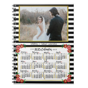 2025 Års Kalender Preppy Blommiga Ränder   Foto Anteckningsbok
