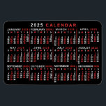 2025 års månadskalender Classic Black White Magnet<br><div class="desc">Denna månatliga kalendermagnet för 2025 visar veckodagarna för varje månad i klassisk, professionell, röd och vit på svart. Detta är en enkel, minimalistisk, djärv årskalender som hjälper dig att erövra det nya året. Vet alltid vilket datum det är och kontrollera veckodagarna med denna enkla, lättlästa och stora tryckalender. Eftersom alternerande...</div>