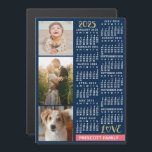2025 Calendar Navy Coral Guld Anpassningsbar Photo Magnetisk Inbjudningskort<br><div class="desc">Fira 2025 med det här preppy Photo Collage-kalendermagnetkortet. Med lättläst data i fet vit har den här vackert enkla kalendern ord "2025" och "KÄRLEK" i faux guld glitter med en skarp korall rosa pub längs grund för din personlig familj namn eller annan text. Bakgrunden är marin blå. Lägg till tre...</div>