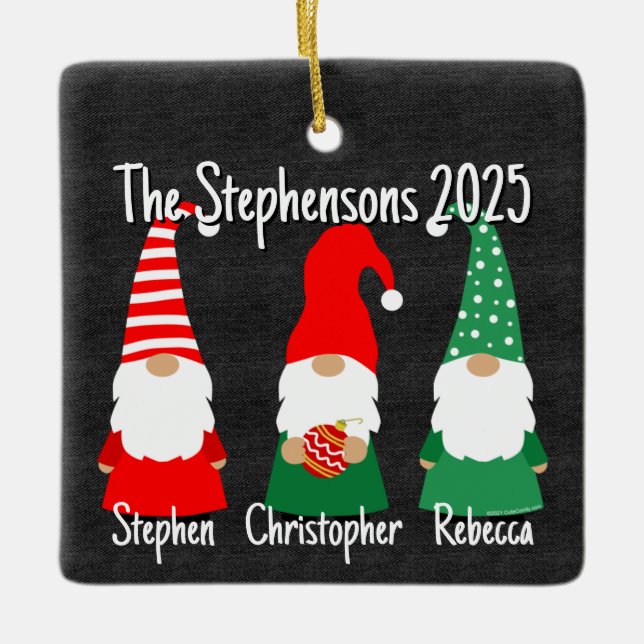2025 Christmas Gnomes Cute Family 3 Kids Holiday  Julgransprydnad Keramik (Framsida)