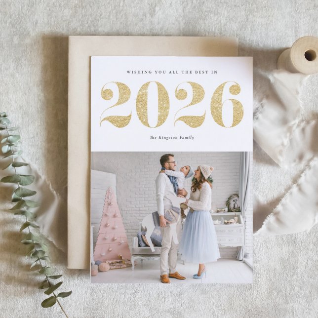 2025 Faux Guld Glitter Modern Gott nytt år Helgkort (Ring in 2026 with this sparkly Happy New Year photo card featuring faux gold glitter.)