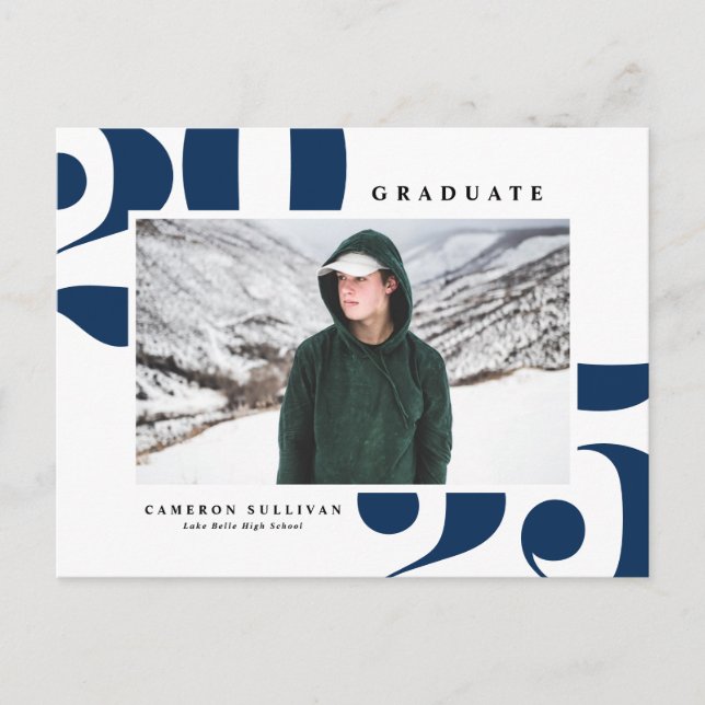 2025-foto med fetstil, 2025, Studenten Inbjudan Vykort (Framsida)
