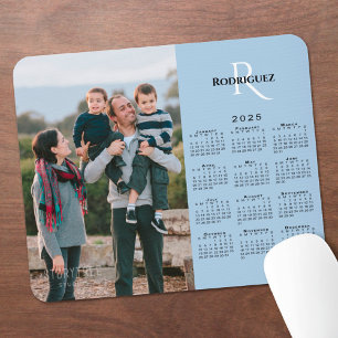 2025 Kalender - ljusblå Namn-foto-monogram Musmatta