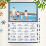 2025 Magnetic Calendar in Spain with Photo<br><div class="desc">Den här personlig 2025-familjens fotokalendermagnet på spanska (måndag till Söndag) med blå och vit bakgrund är lätt att anpassa med ditt personliga foto och Familj namn med hjälp av mallen. Det är en underbar idé för strandhus eller en yacht. Gör din egen kalender till en praktisk gåva till familj, par,...</div>