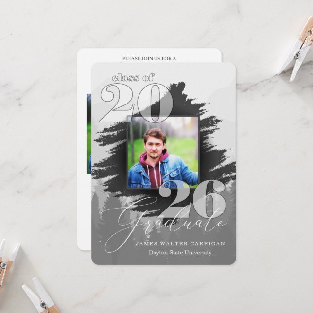 2025 Masculine Greyscale 2 Photo Studenten Inbjudningar (Fram/Back In Situ)