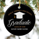 2025 Studenten Chic High School i Svarta Guld Anpa Julgransprydnad Keramik<br><div class="desc">Den här chicen är en hög julklapp i guld och en högre julklapp i studenten har elegantens vita typografi under en högskola eller högskola i namn för 2025 års klass. Anpassa med din examen under den vackra kalligrafin för en underbar personlig student.</div>