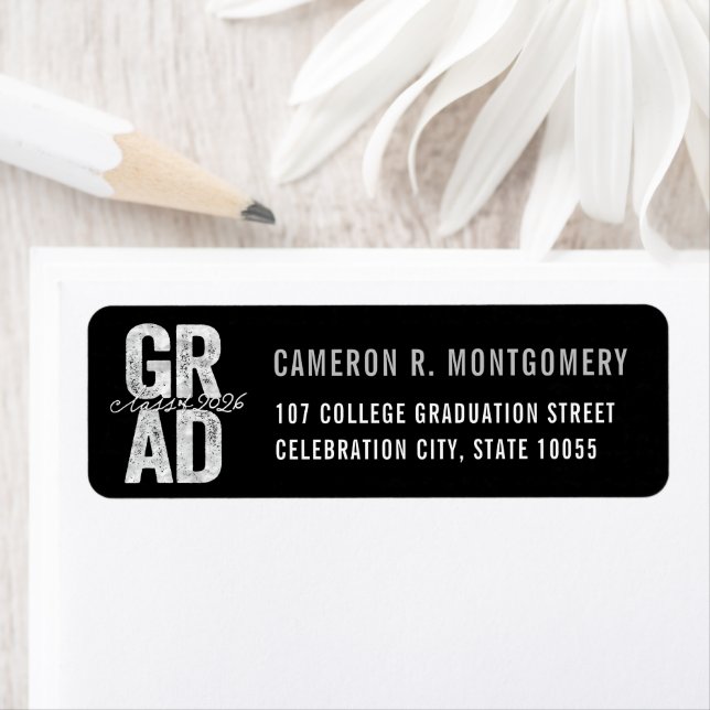 2026 Bold GRAD Silver Typografi Graduate Adress Returadress Etikett (Insitu)