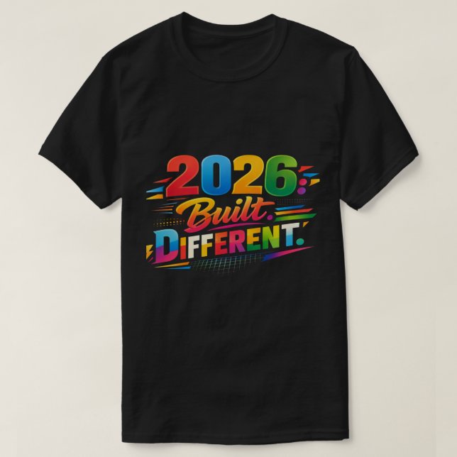 2026: Built Different | Ultimate Edition T Shirt (Design framsida)